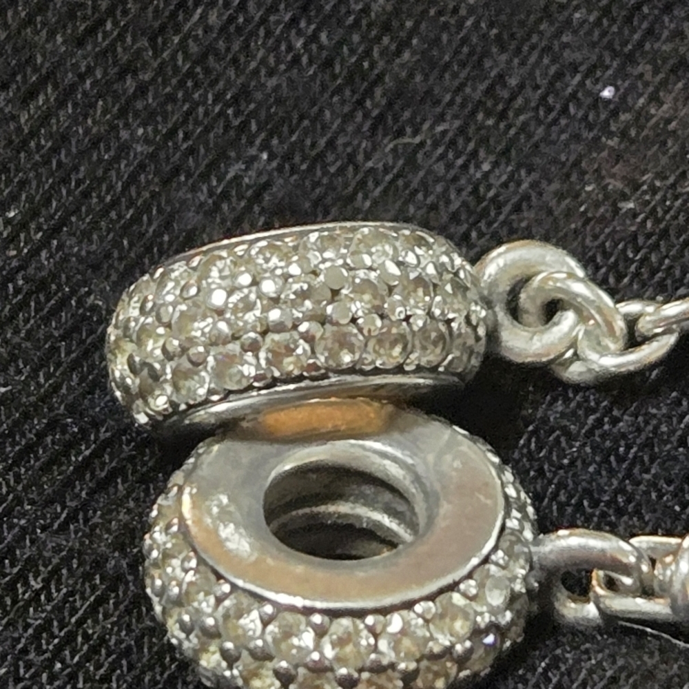 Elegant Silver Bracelet Chain - Picture 2 of 2